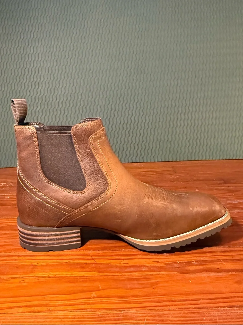 Ariat Men's Brown Leather Hybrid Low Boy Boot
